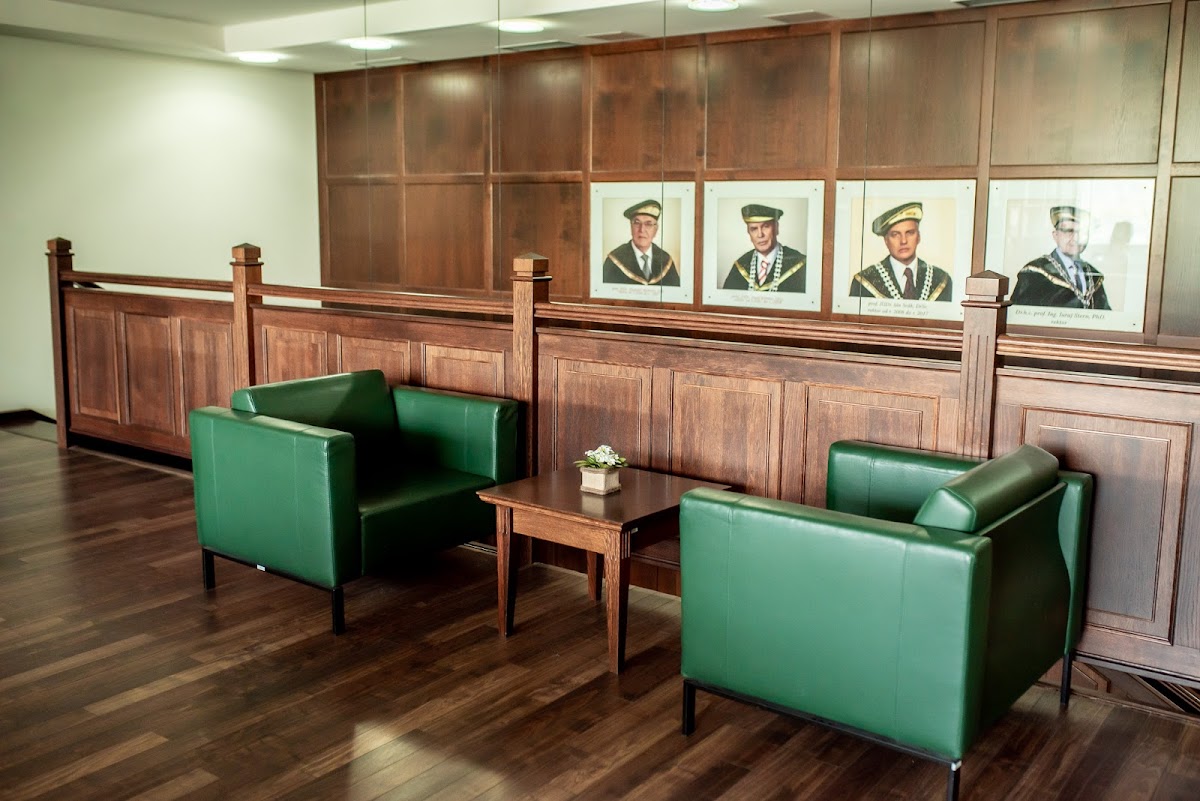 Pan-European University photo 4