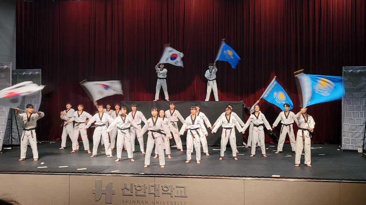 Shinhan University photo 2