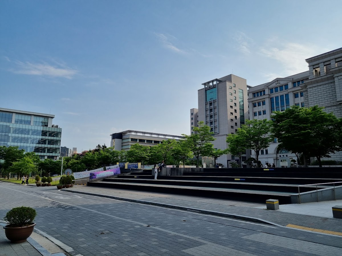 Hankuk University of Foreign Studies photo 4