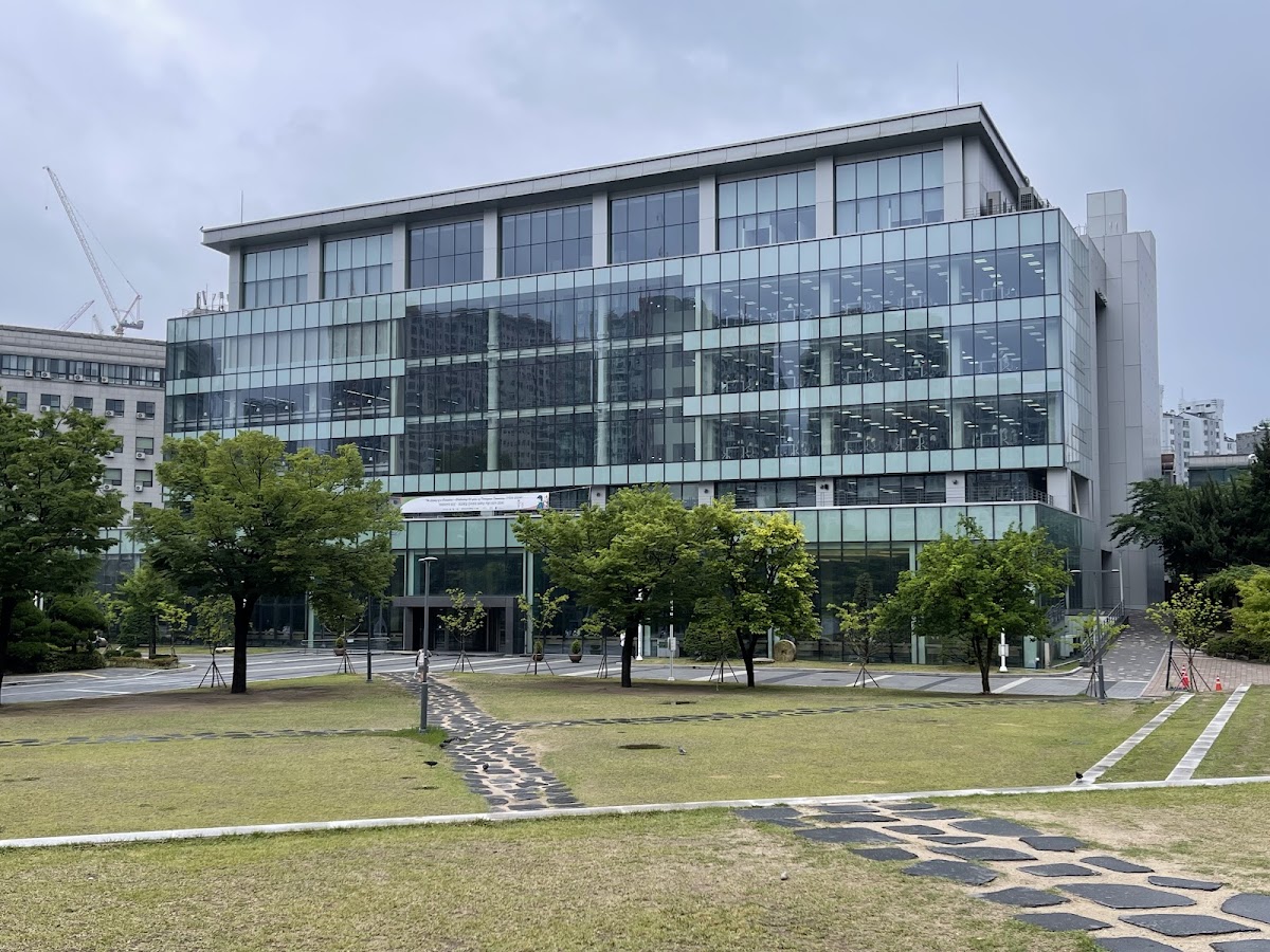 Hankuk University of Foreign Studies photo 6