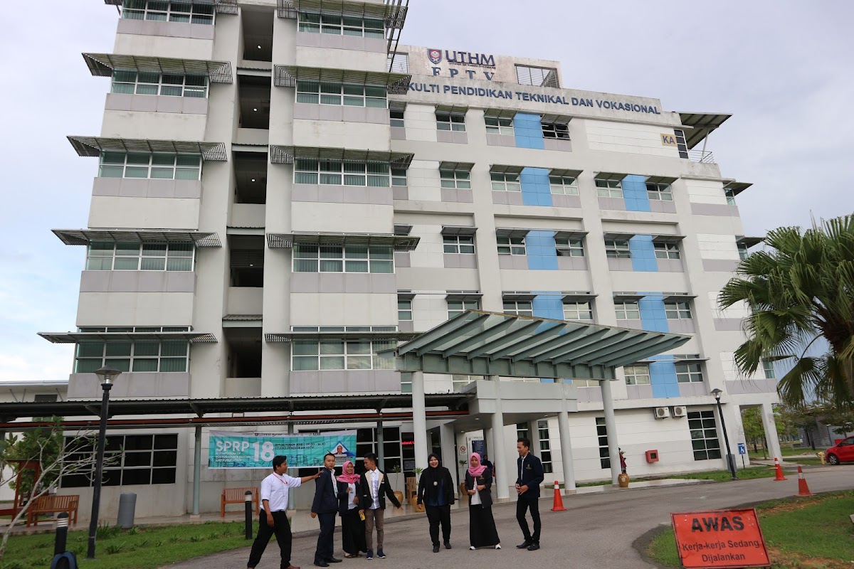 Universiti Tun Hussein Onn Malaysia photo 3