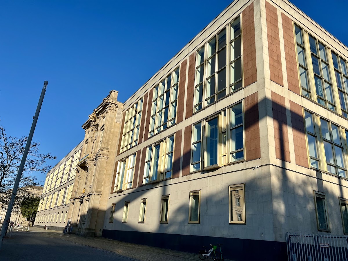 ESMT European School of Management and Technology photo 3