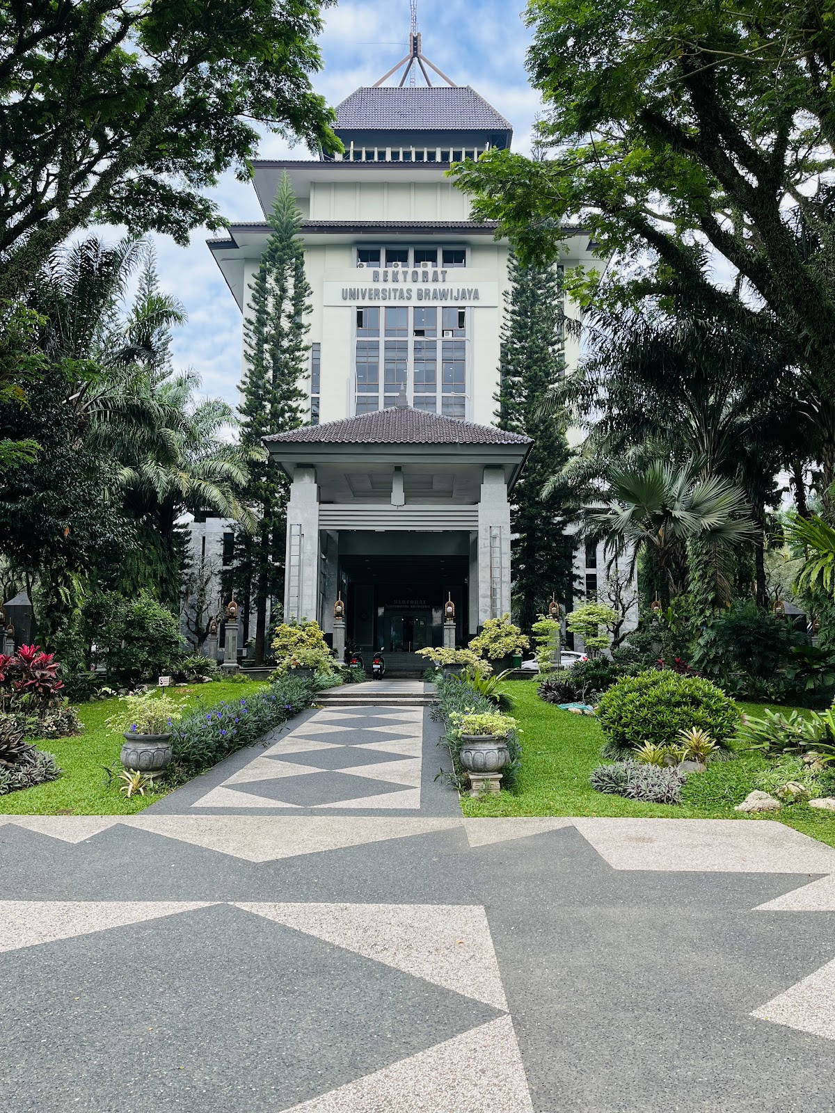 Brawijaya University photo 6