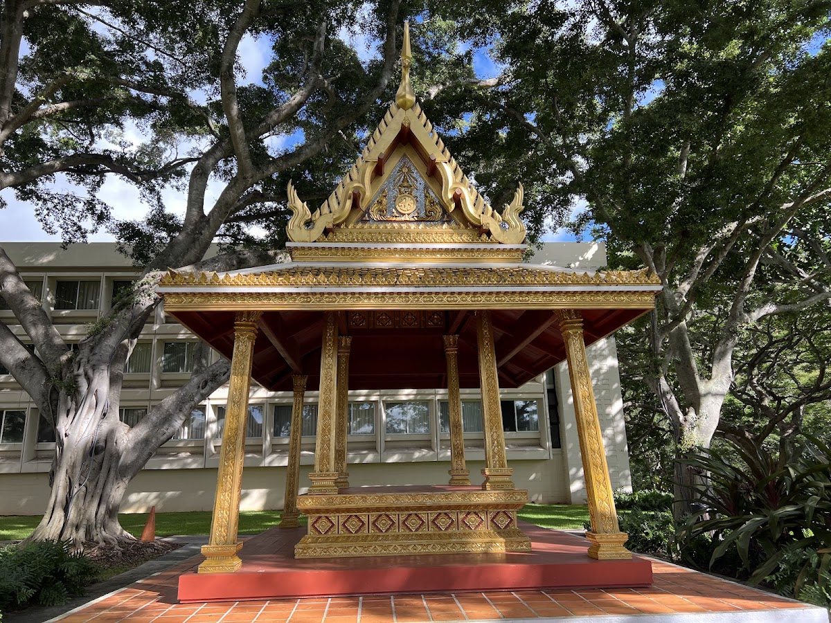 University of Hawaii Manoa photo 7