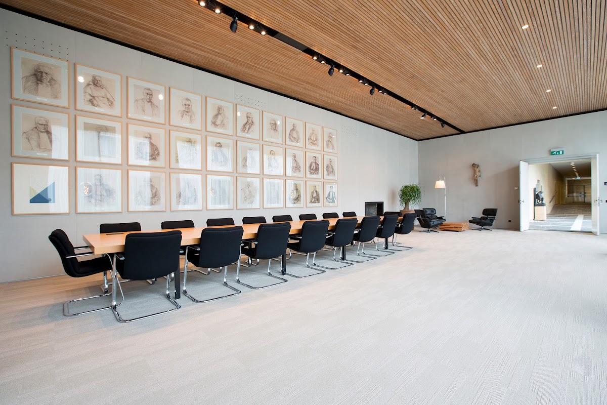 Tilburg University photo 4