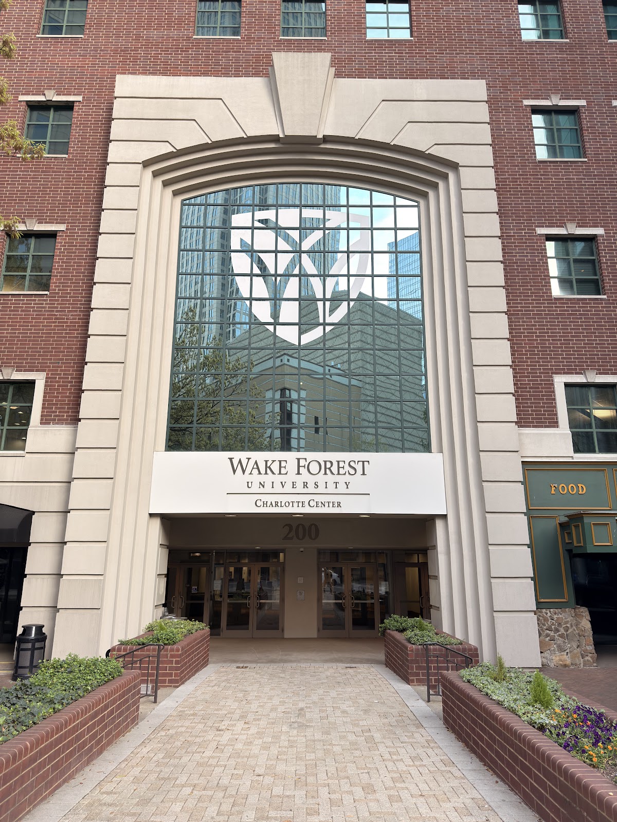 College of 2850 photo 7