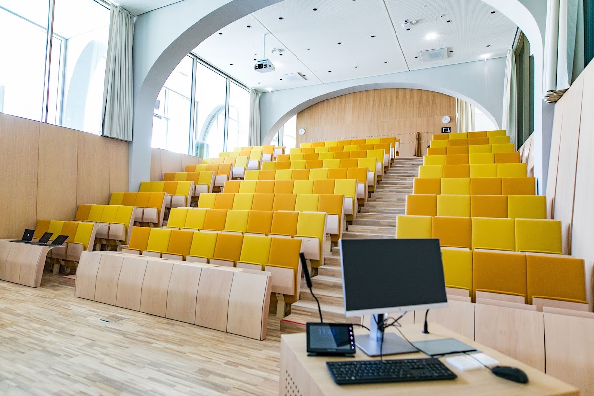 Paracelsus Medical University photo 1