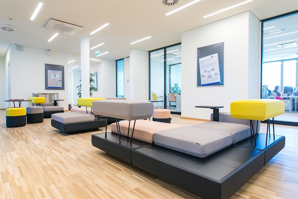 Paracelsus Medical University photo 2