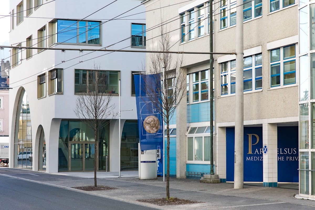 Paracelsus Medical University photo 3