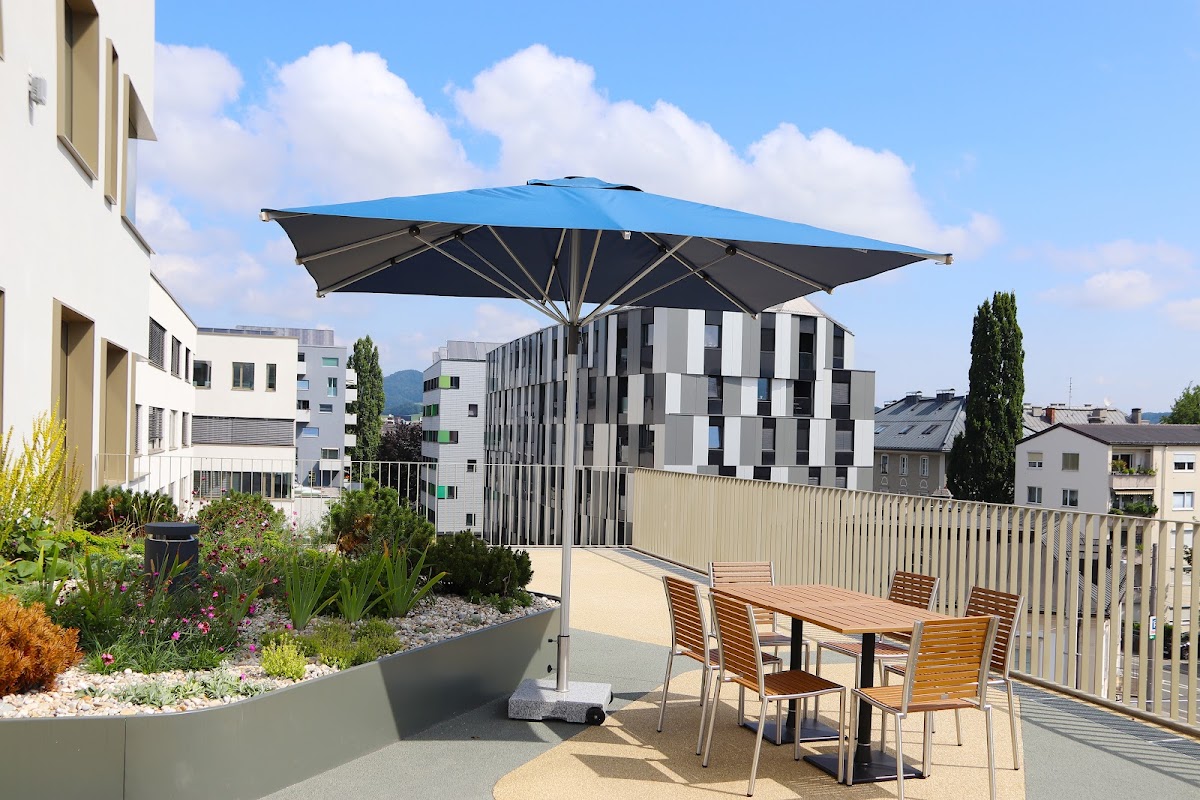 Paracelsus Medical University photo 7