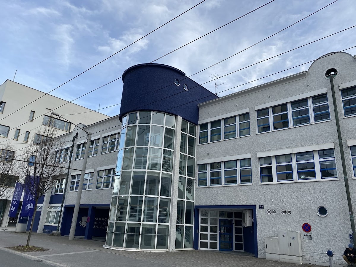 Paracelsus Medical University photo 8
