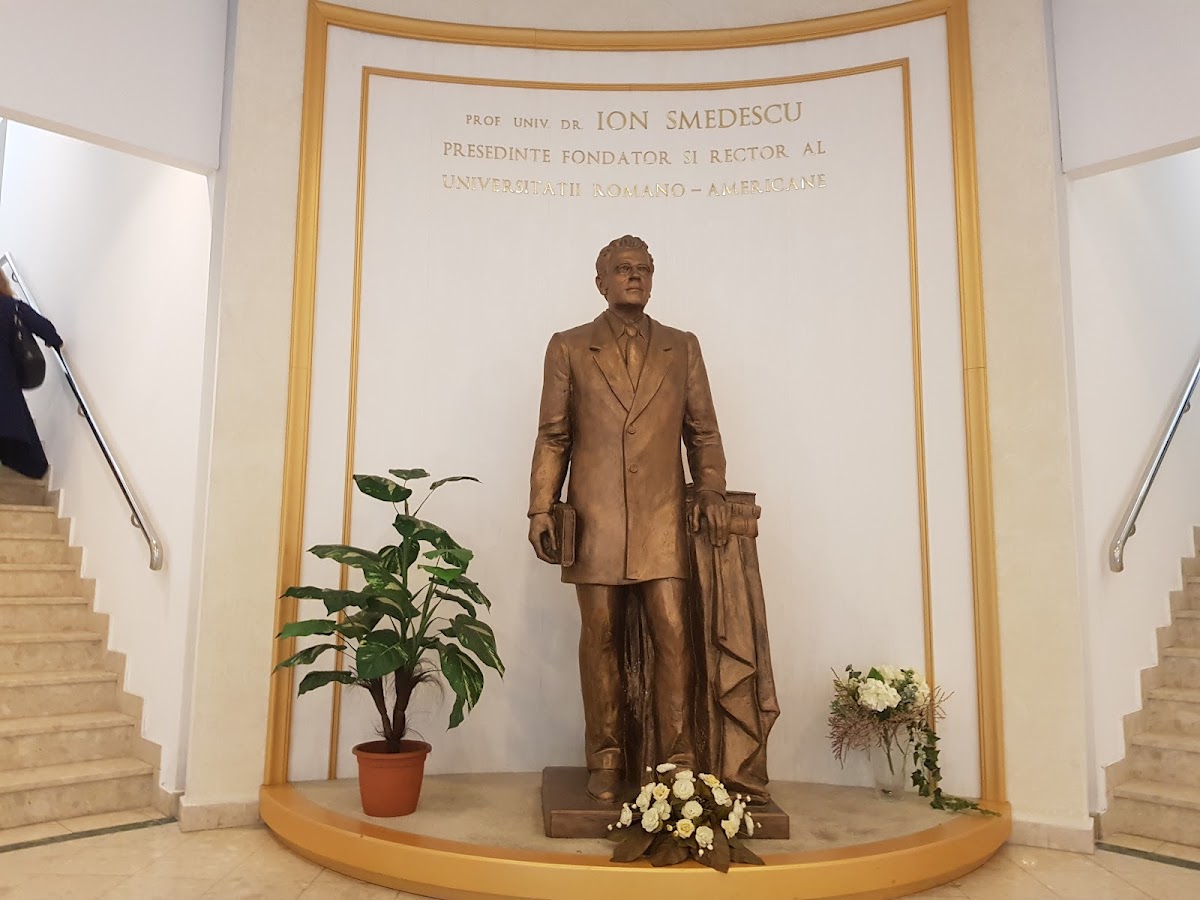 Romanian-American University photo 6