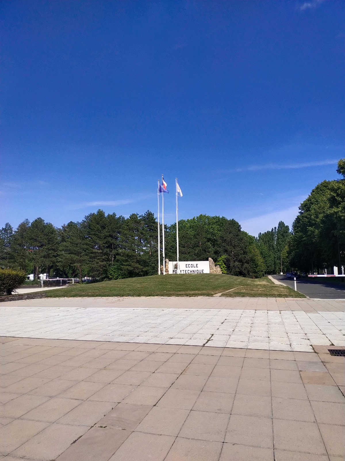 École Polytechnique photo 8