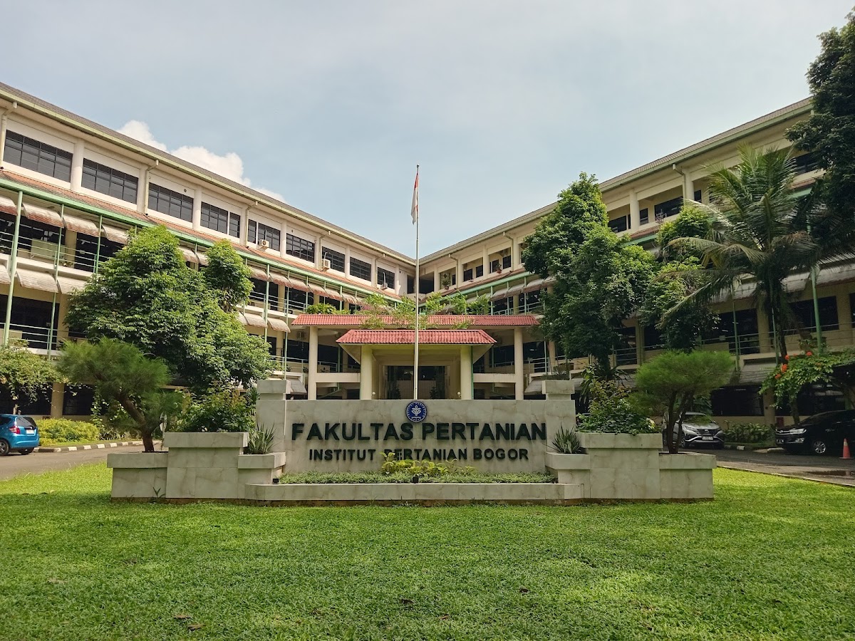 Bogor Agricultural University photo 3