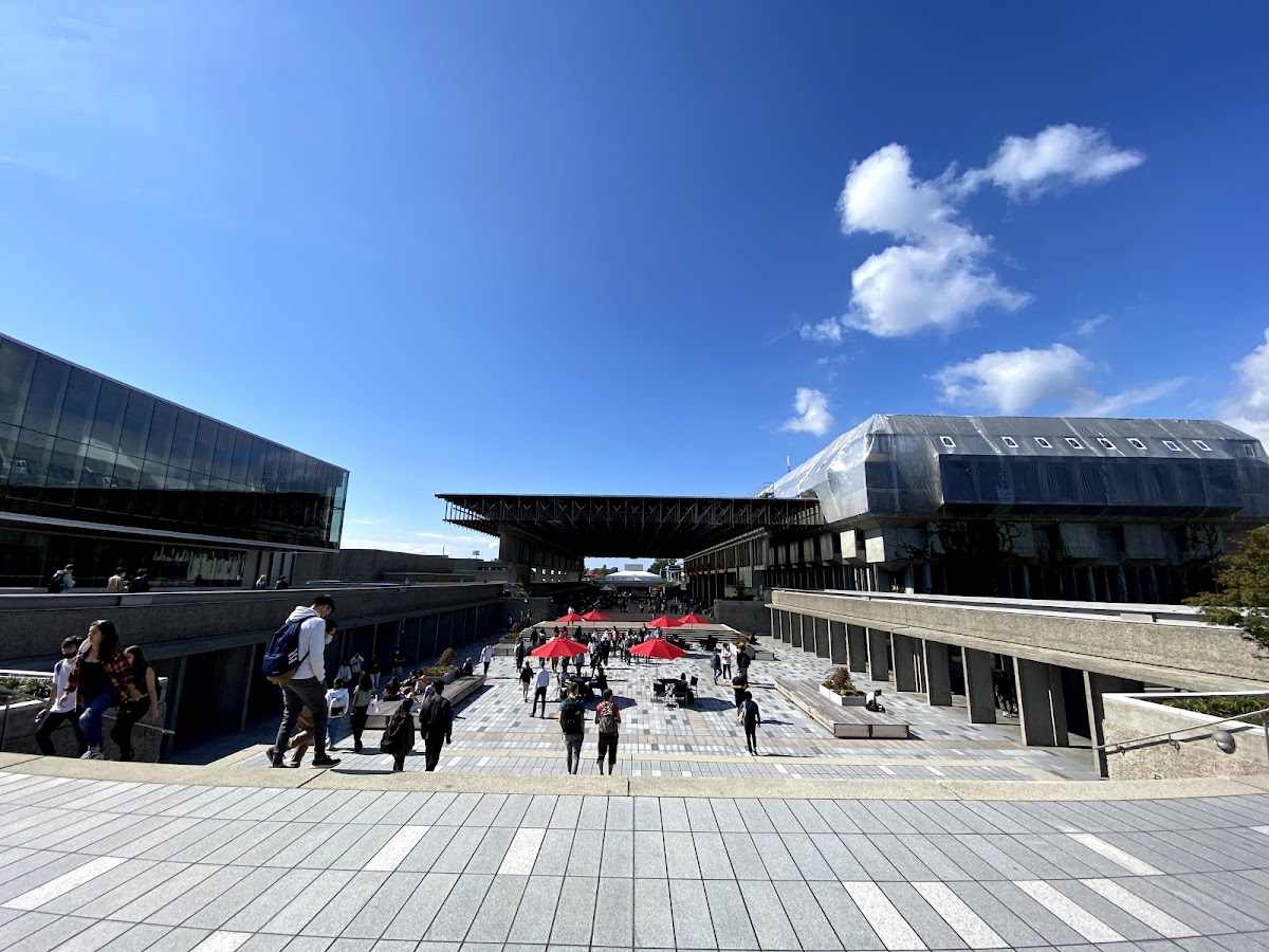 Simon Fraser University photo 4