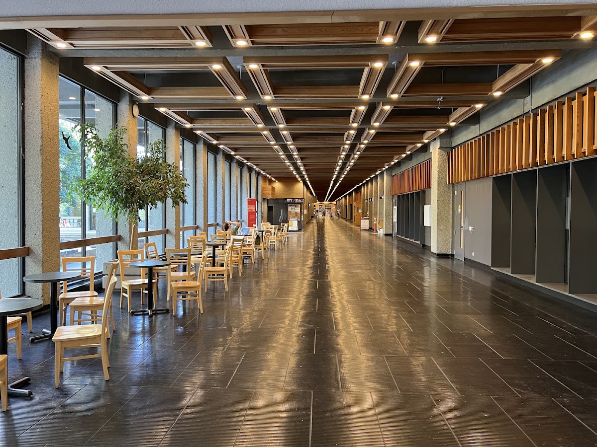 Simon Fraser University photo 6