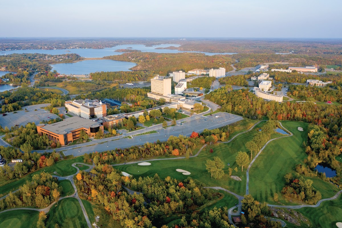 Laurentian University photo 2