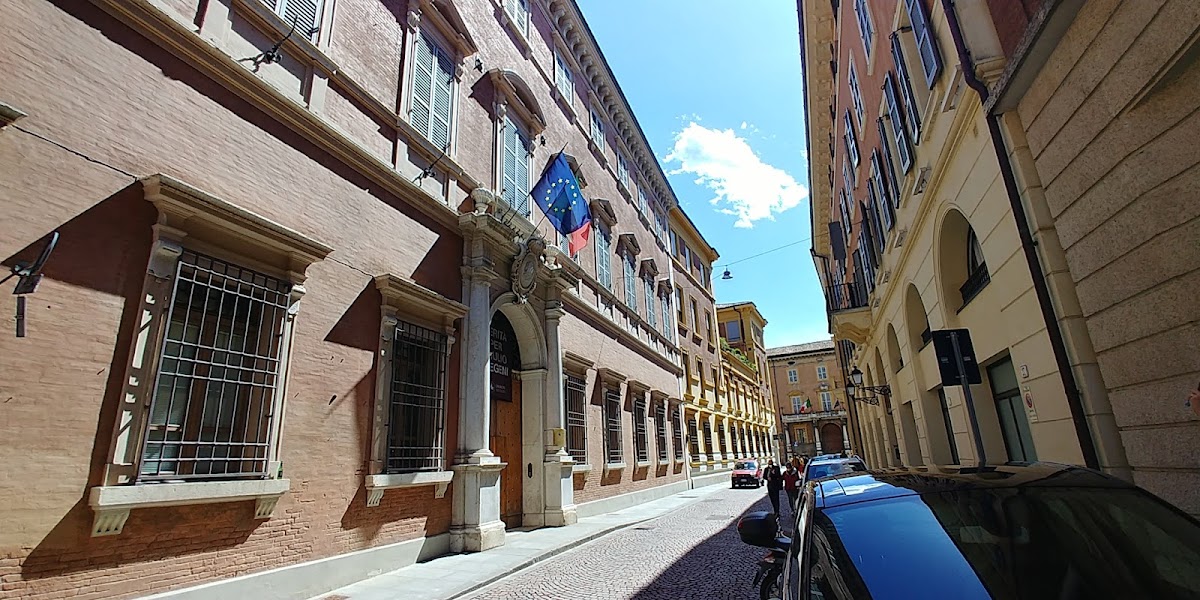 University of Modena and Reggio Emilia photo 1