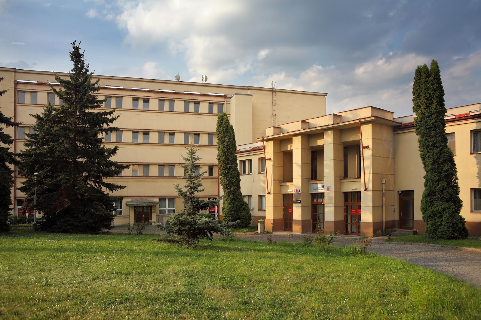 Metropolitan University Prague