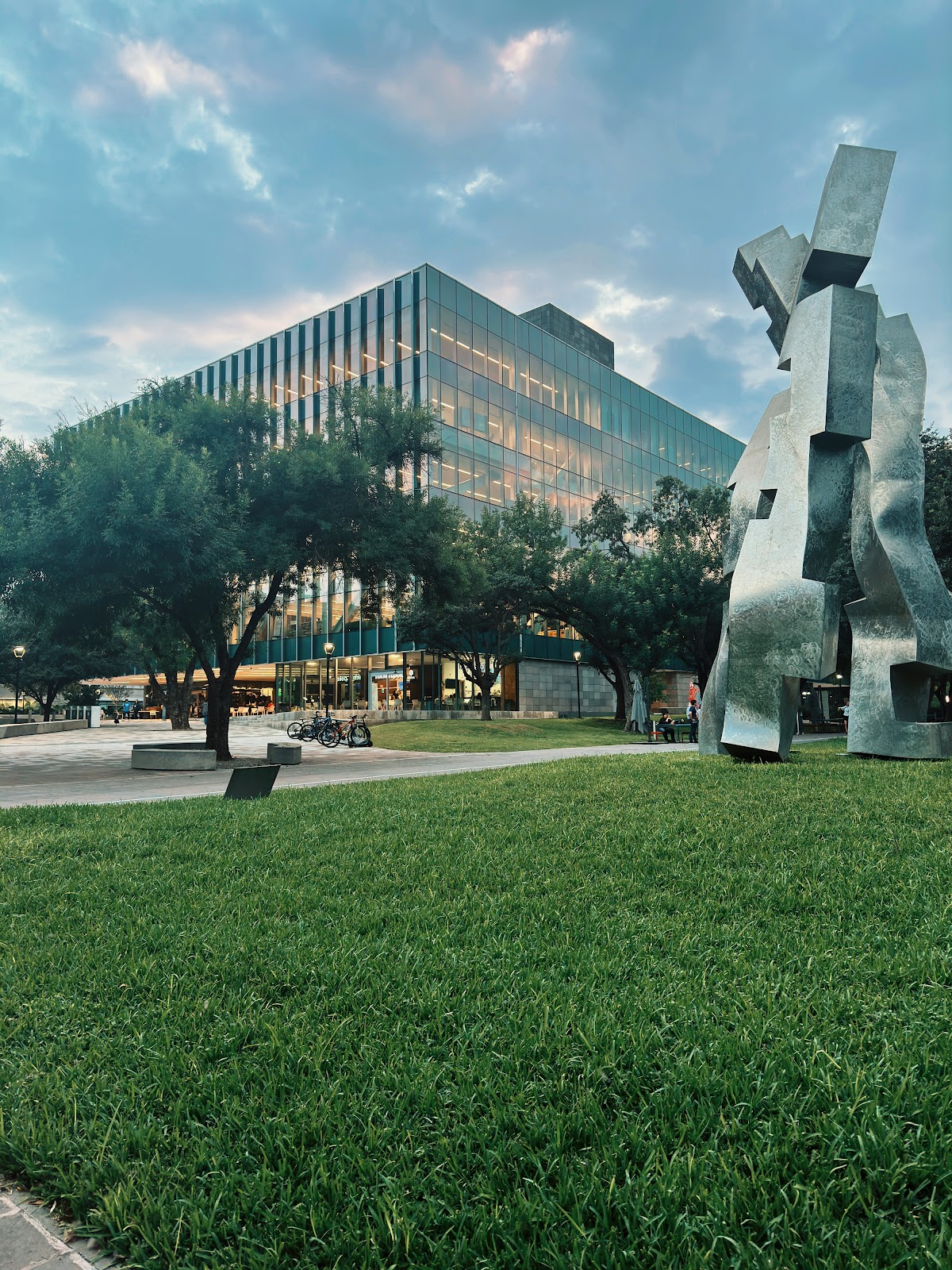 Monterrey Institute of Technology and Higher Education photo 8