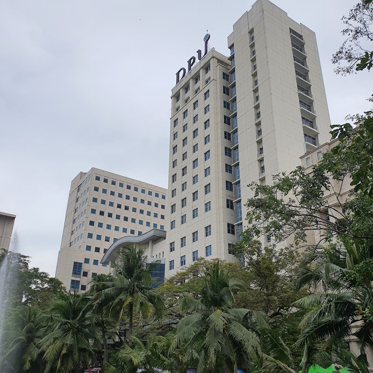 Dhurakij Pundit University photo 9