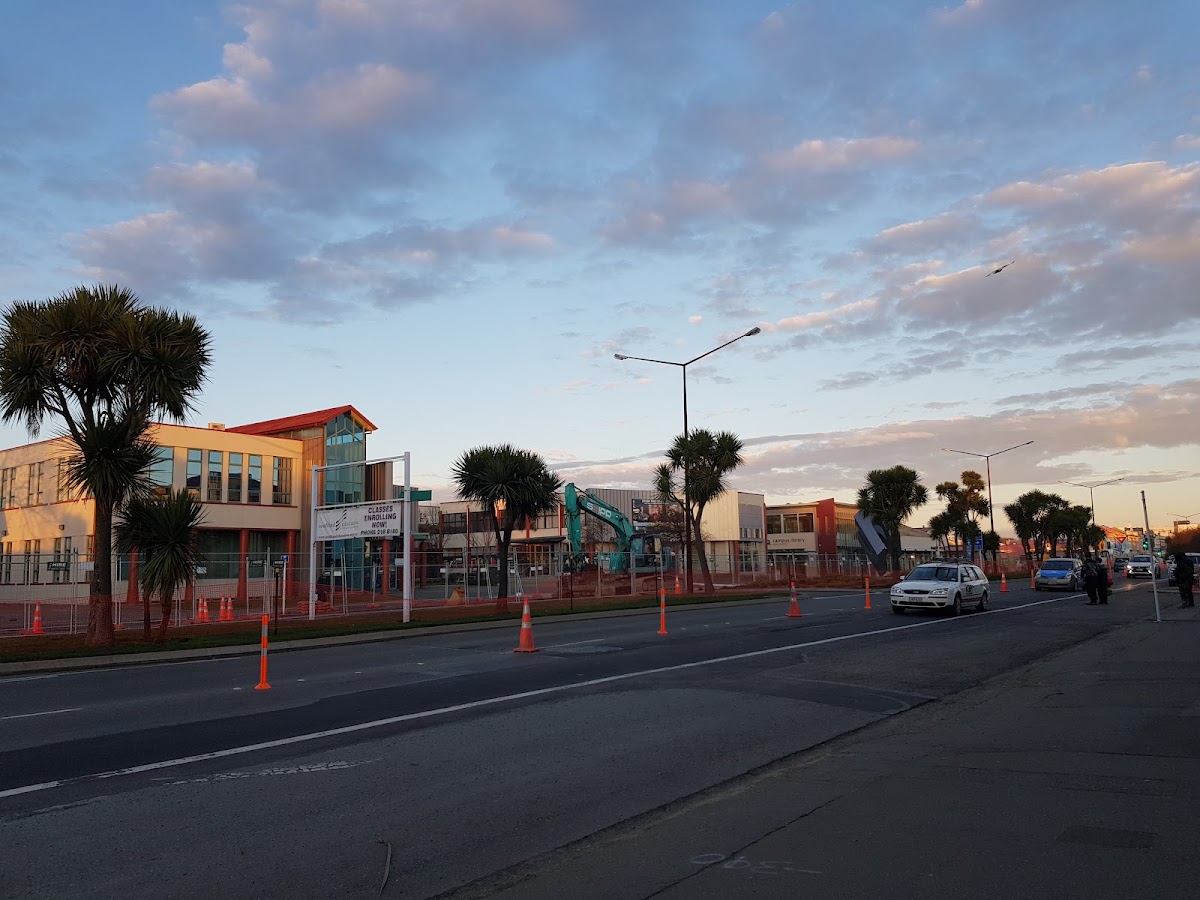 Southern Institute of Technology (SIT) photo 3