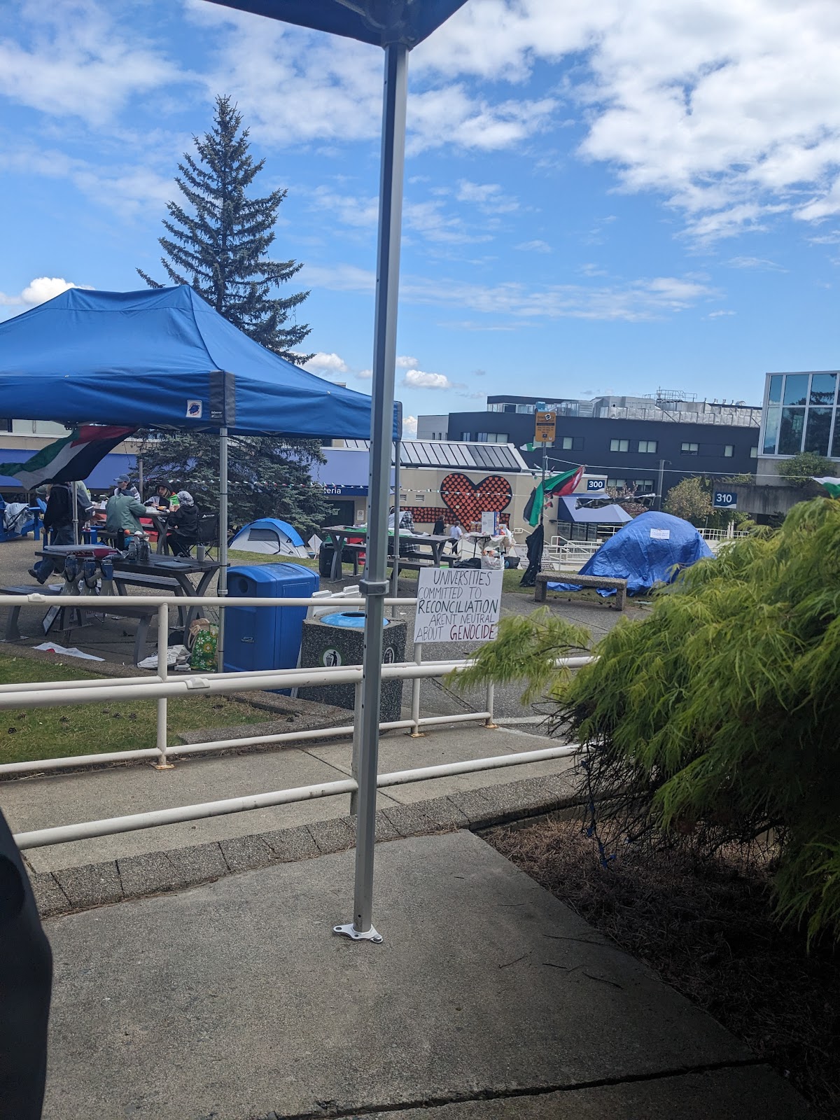 Vancouver Island University photo 9