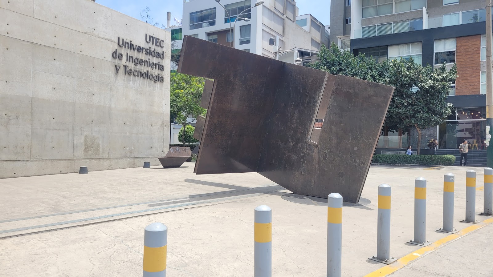 University of Engineering and Technology (UTEC)