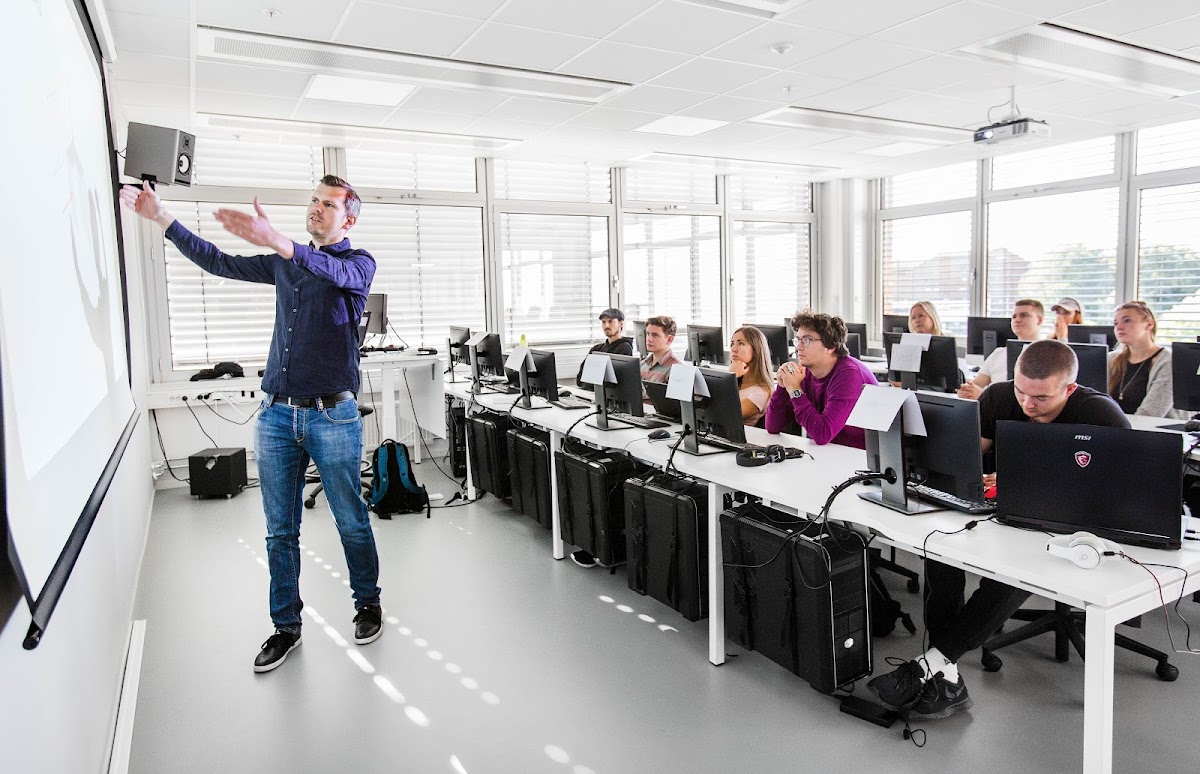 Noroff University College photo 3