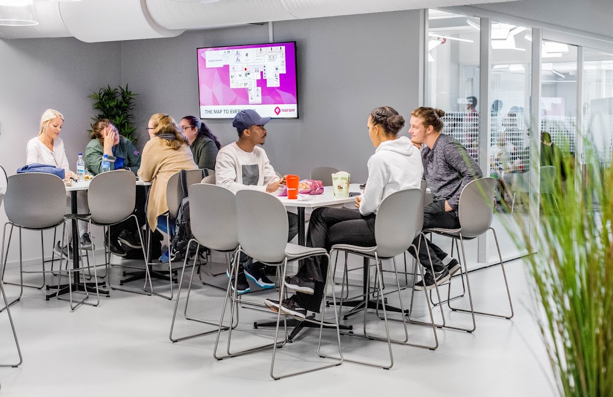 Noroff University College photo 4