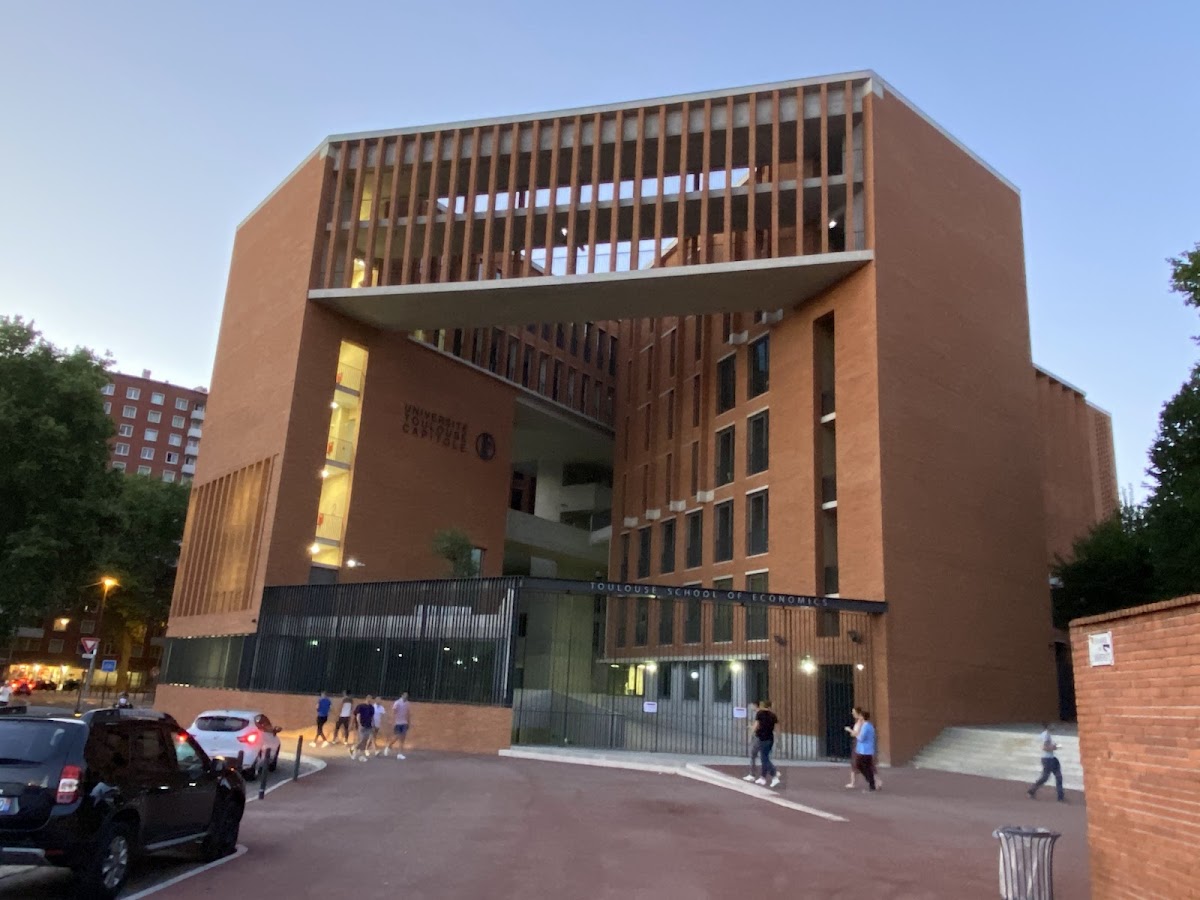 Toulouse 1 Capitole University photo 3