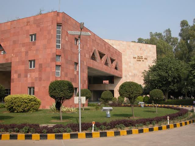 Delhi Technological University photo 4