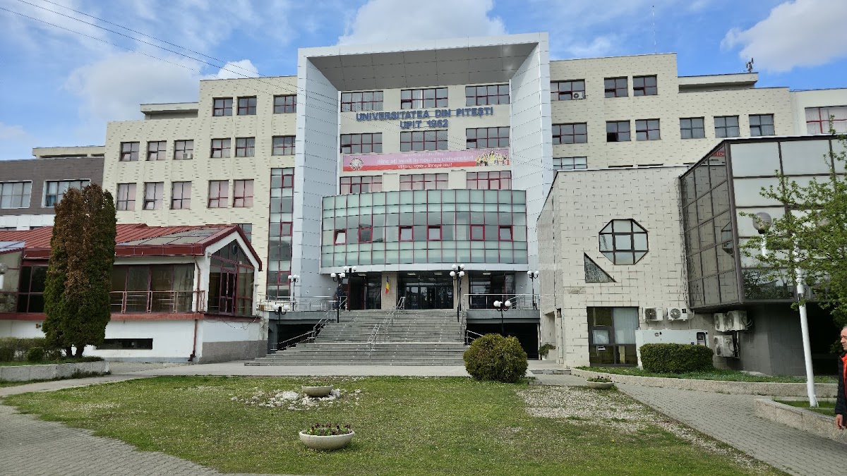 University of Pitești photo 4