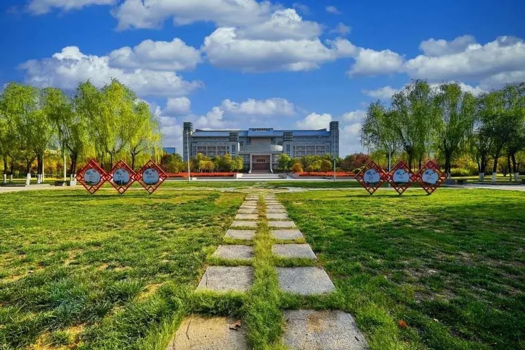 Zhengzhou University photo 4