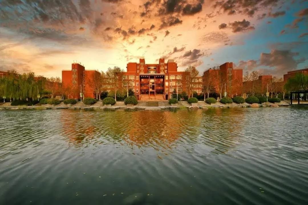 Zhengzhou University photo 5