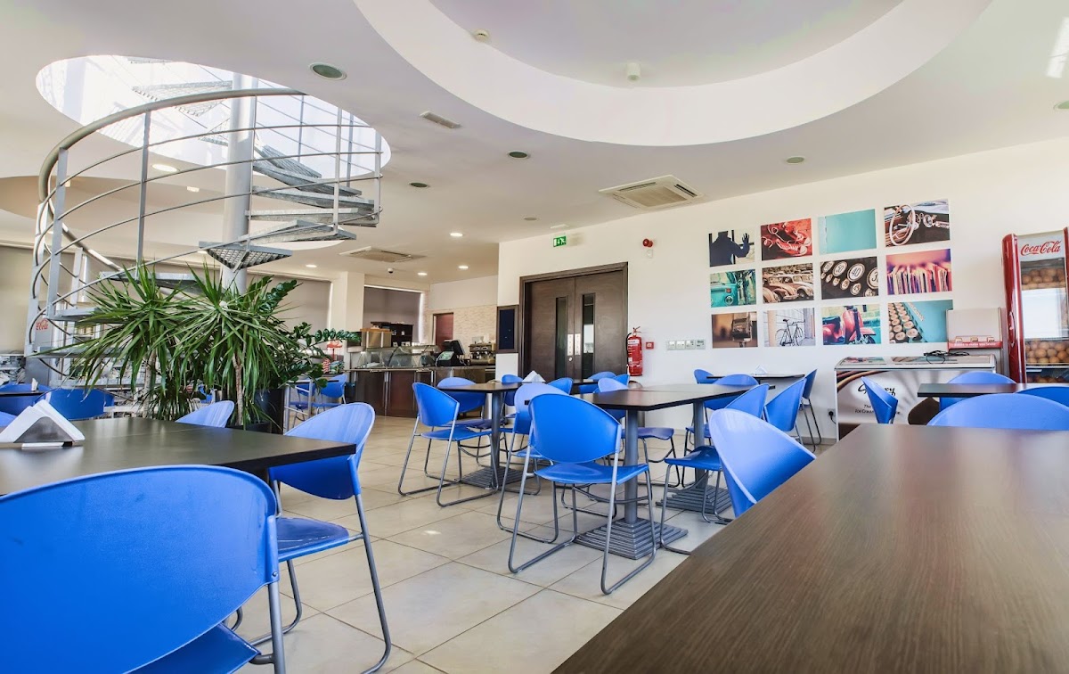 Alexander College photo 3