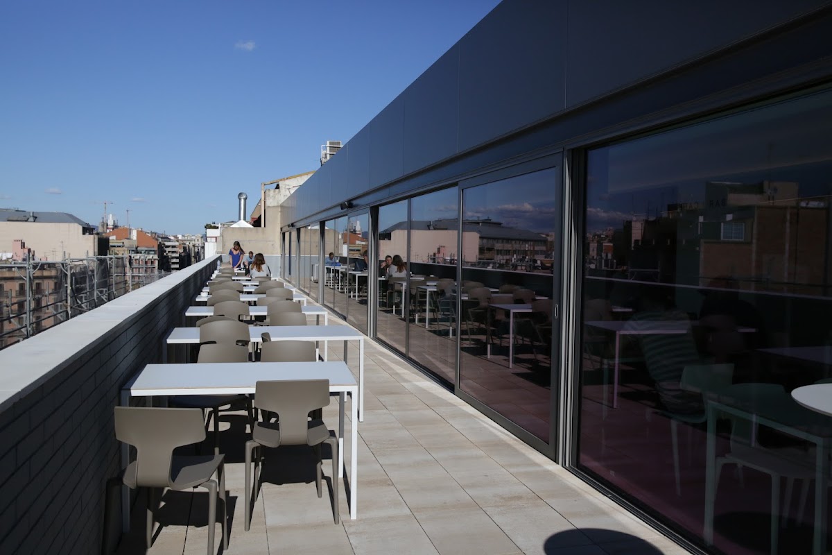 EADA Business School photo 4