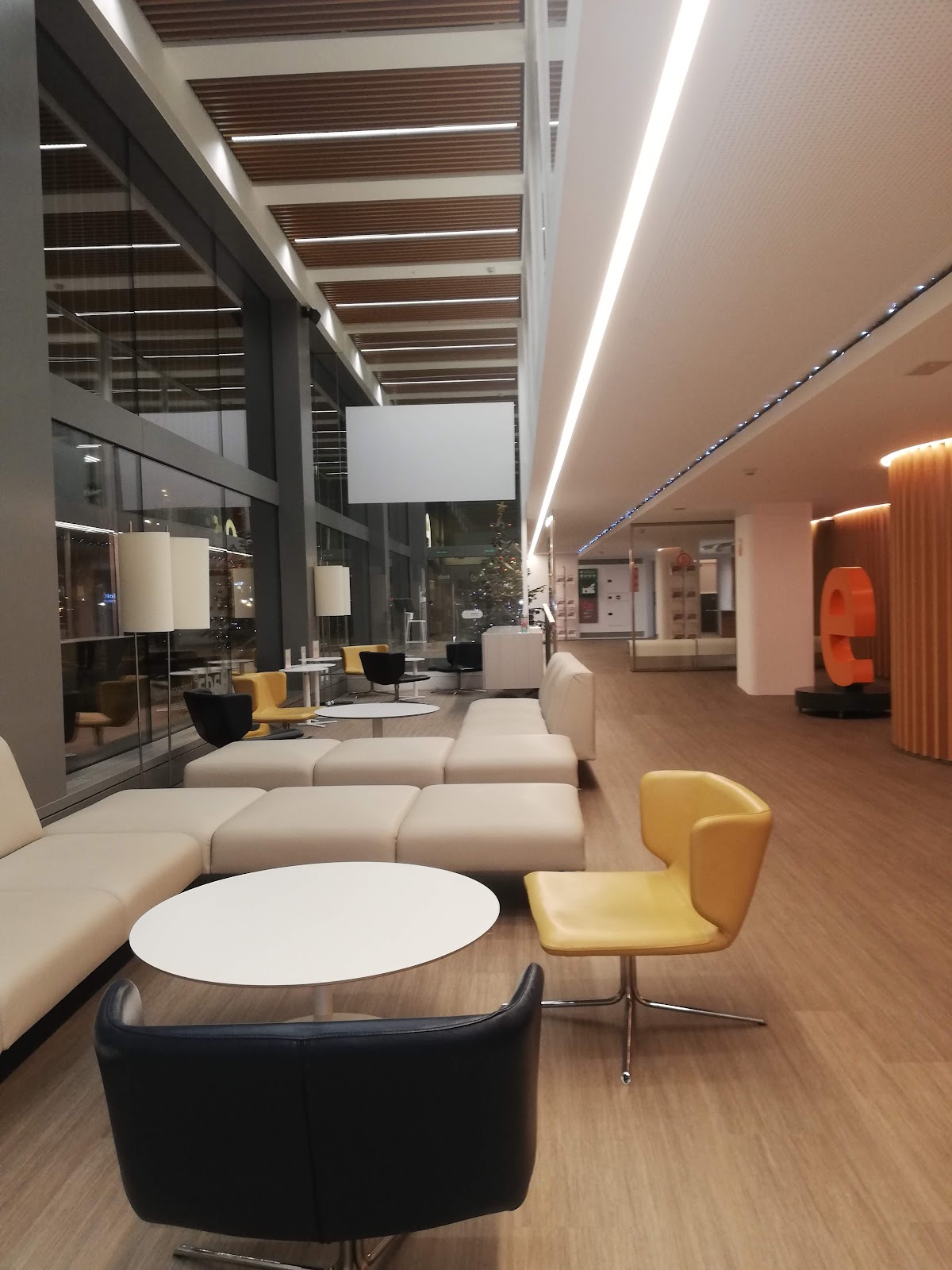 EADA Business School photo 9