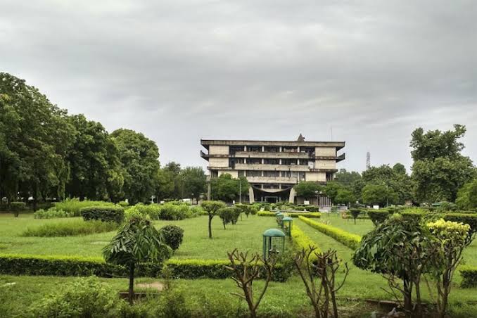 Panjab University photo 3