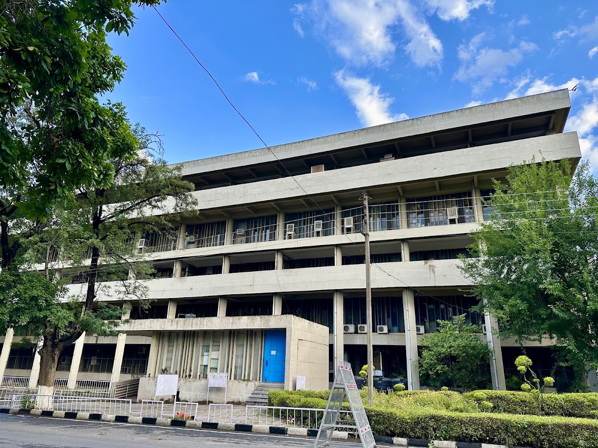 Panjab University photo 8