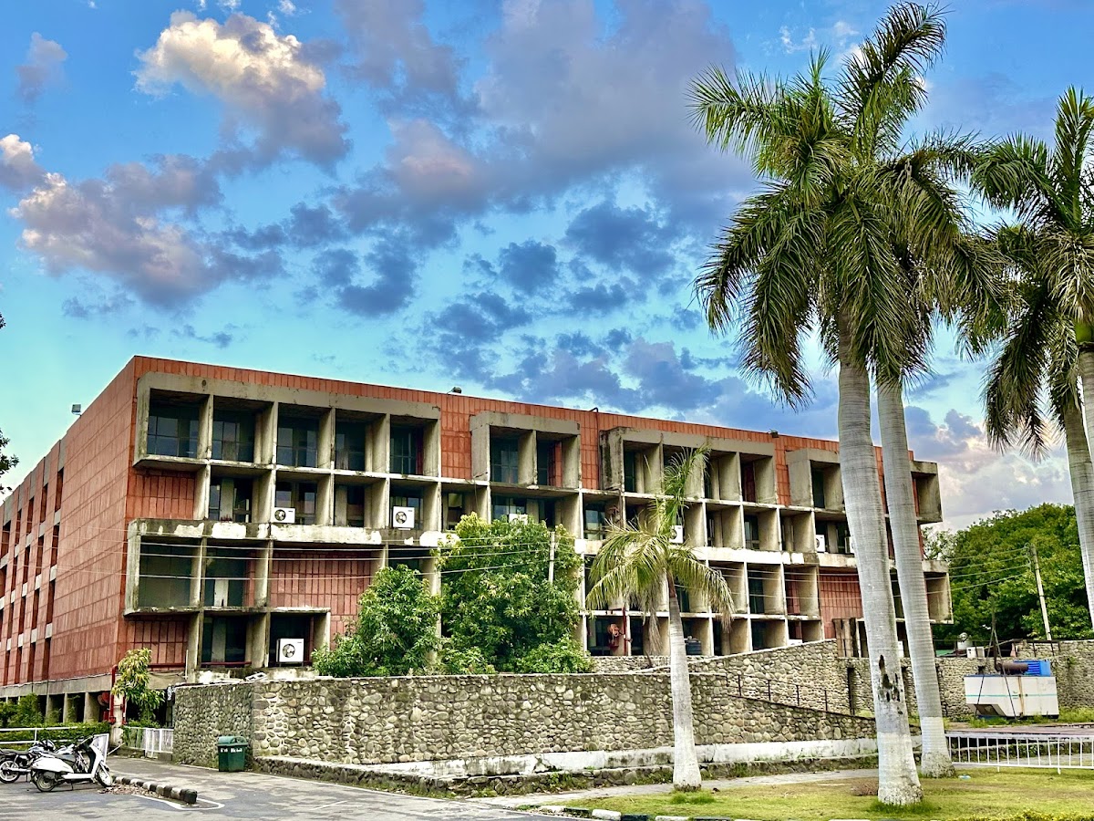 Panjab University photo 9