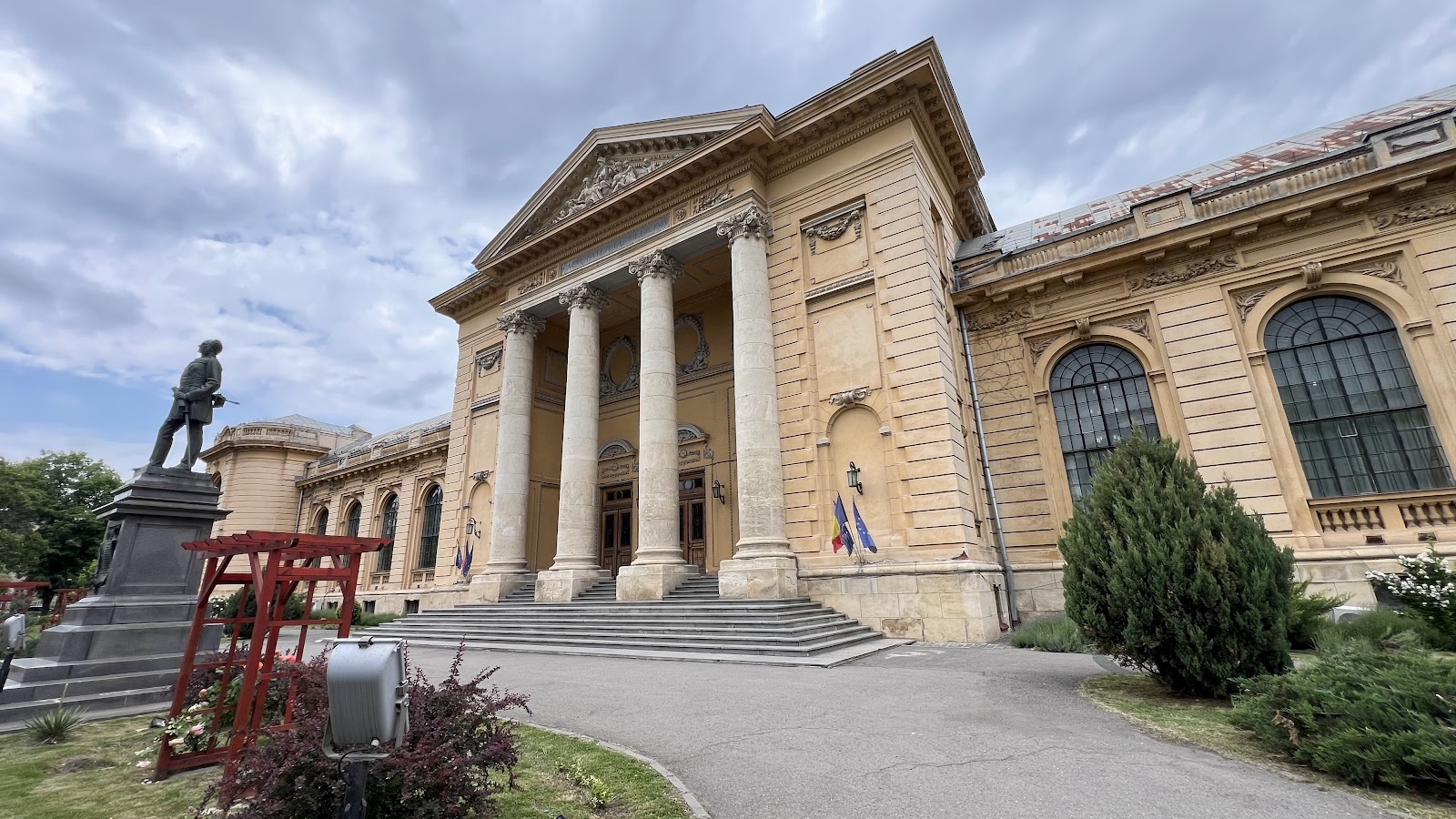 Carol Davila University of Medicine and Pharmacy