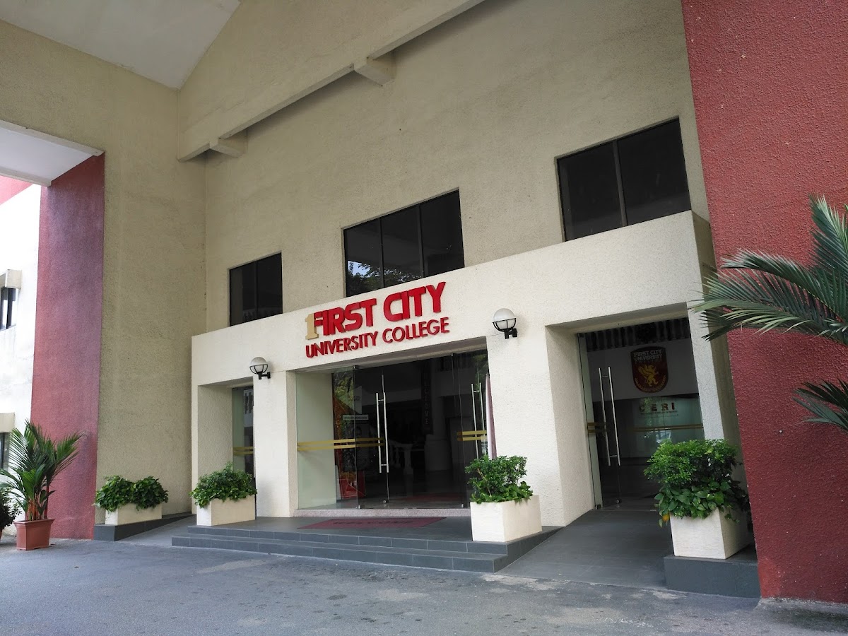 First City University College photo 9