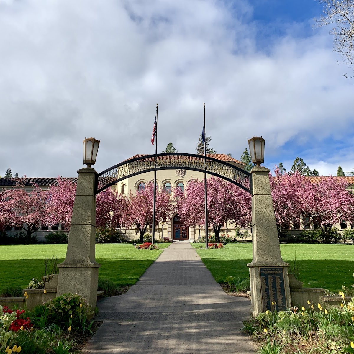 Southern Oregon University photo 7