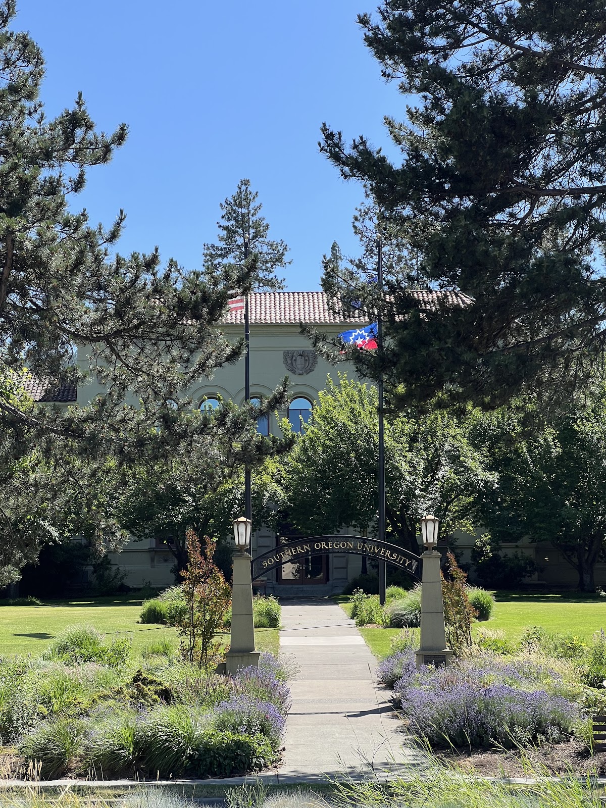 Southern Oregon University photo 9