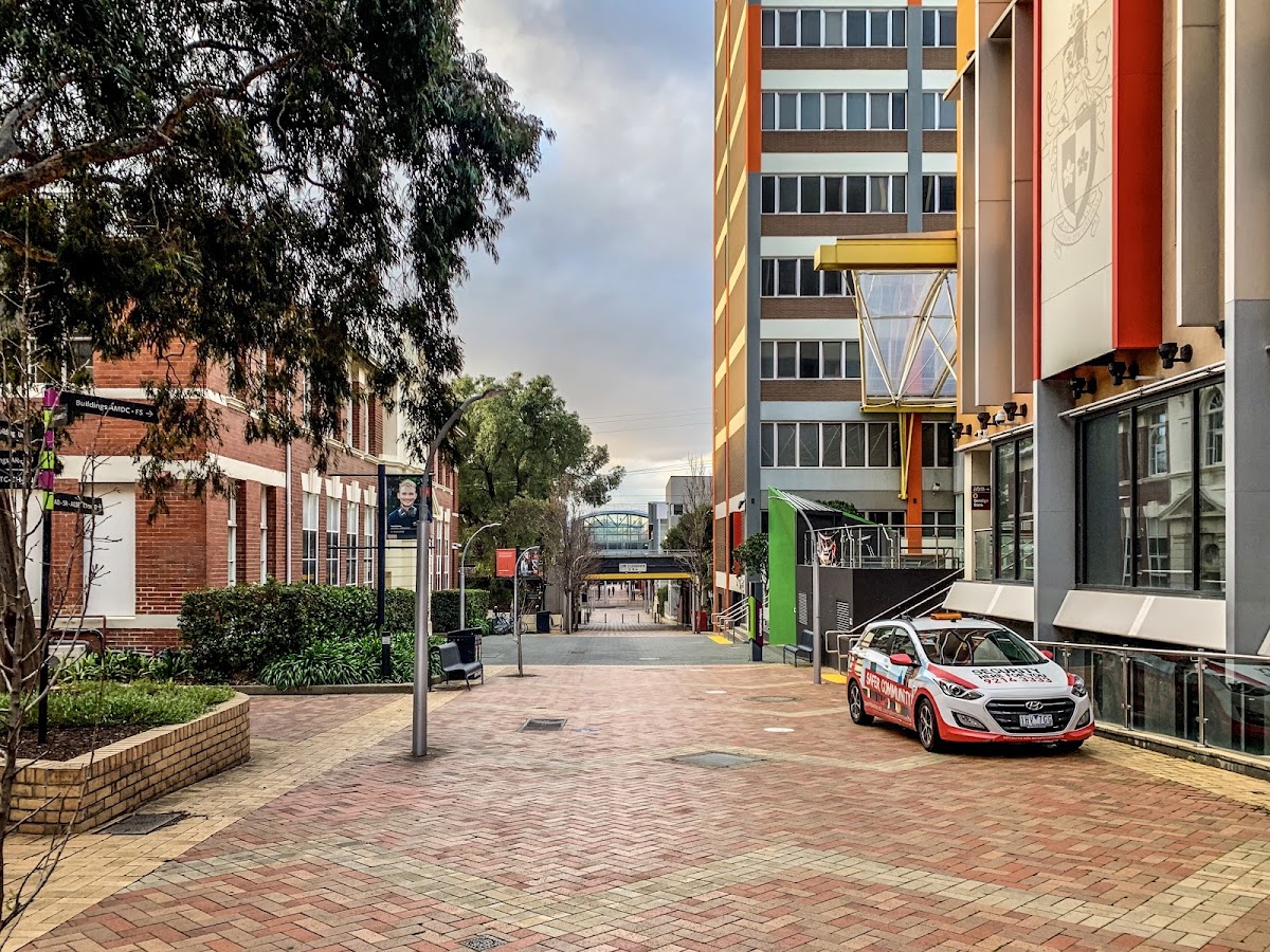 Swinburne University of Technology photo 2