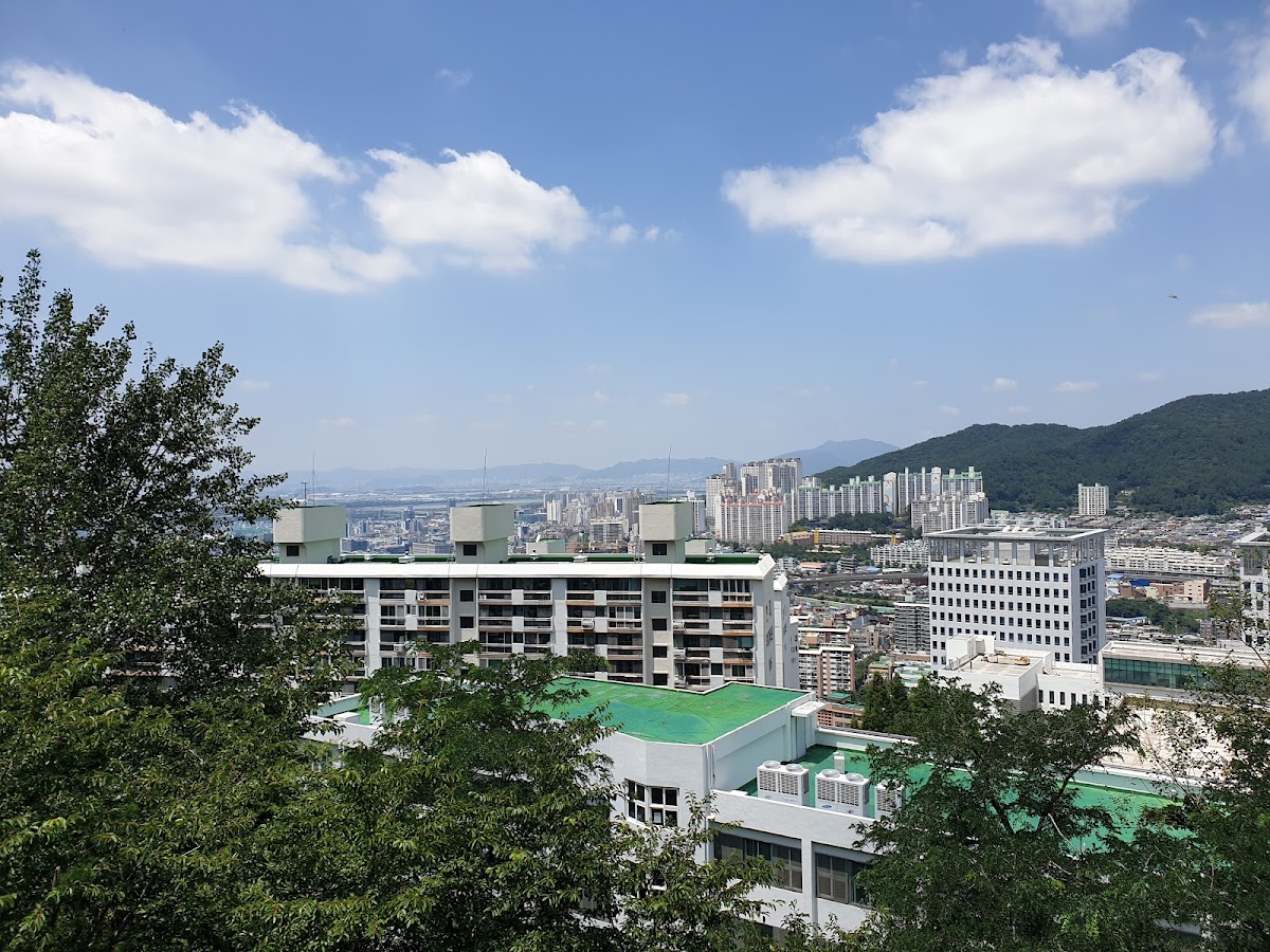 Dongseo University photo 6