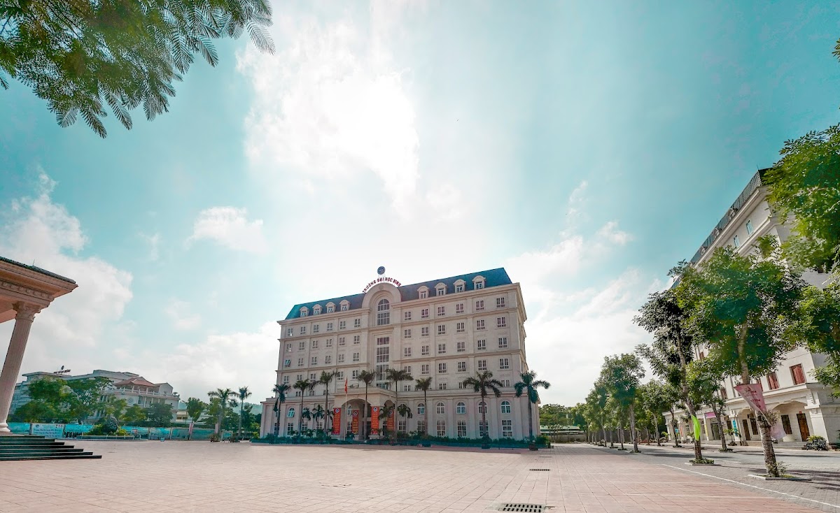 Vinh University photo 2