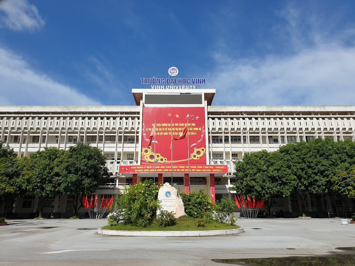 Vinh University photo 8