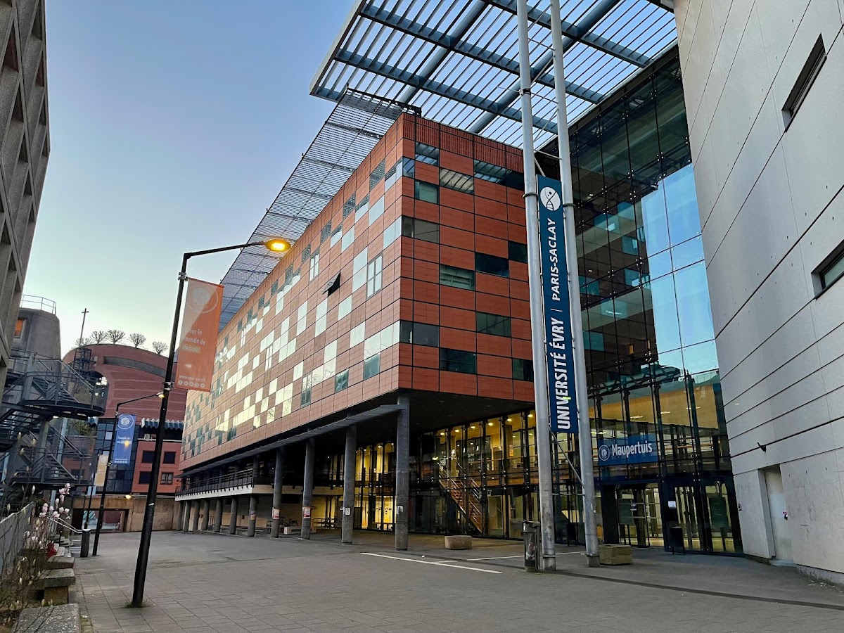 University of Évry Val d'Essonne photo 6